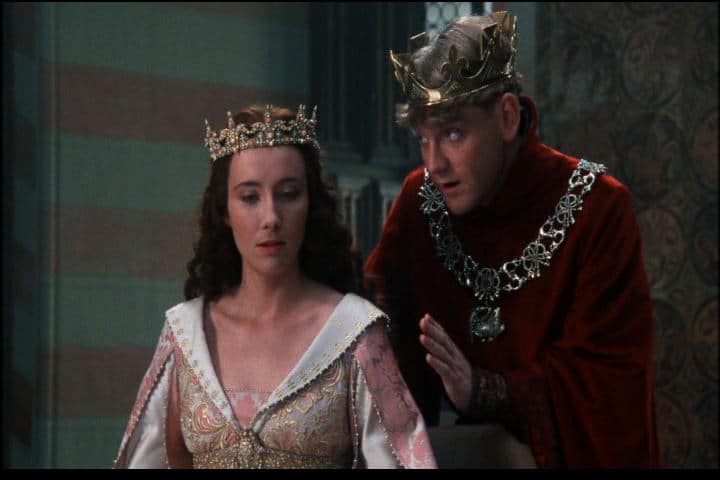 Henry V (Kenneth Branagh) woos Katherine (Emma Thompson) Photo: MGM