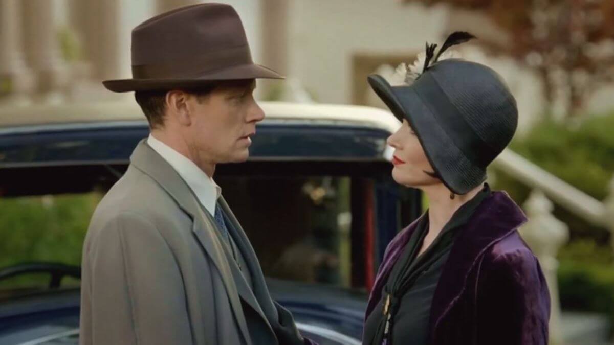 Jack looks at Miss Fisher