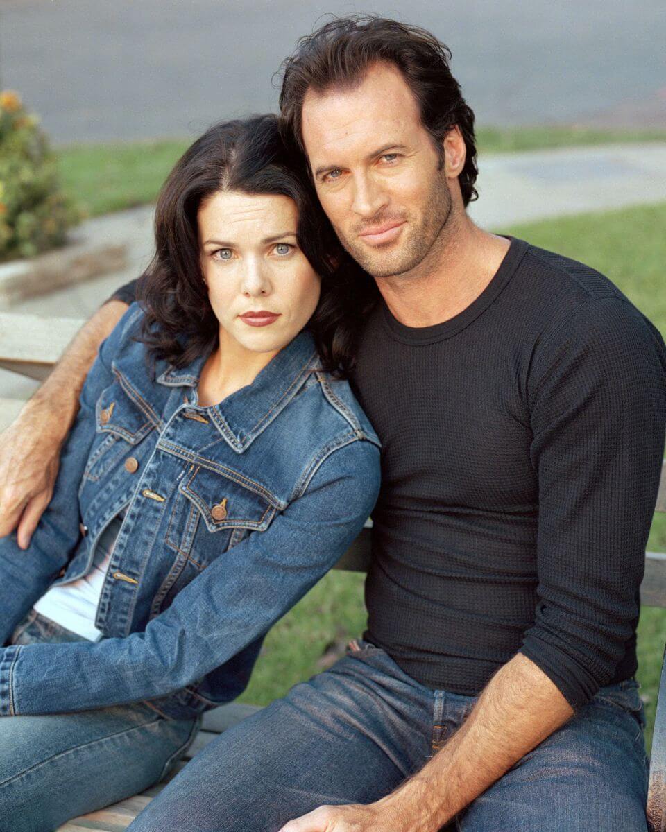 luke and lorelai in Gilmore Girls promo image