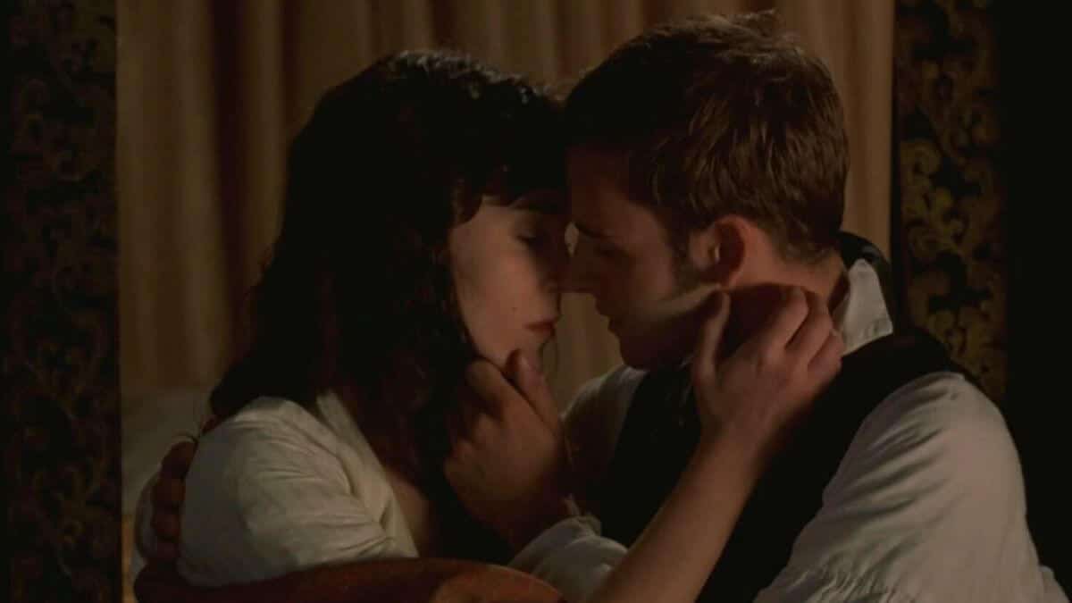 Mansfield Park 1999 Film Review featured image showing Fanny and Edmund almost kiss