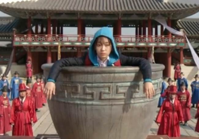 Dan-Bi travels to ancient Korea (Joseon); Splash Splash Love