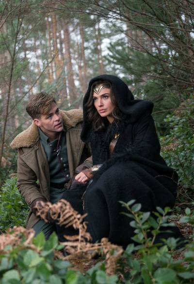 Wonder Woman 2017 photo with Gal Gadot and Chris Pine